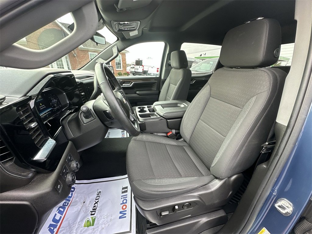 Used 2024 Chevrolet Silverado 1500 LT image 11