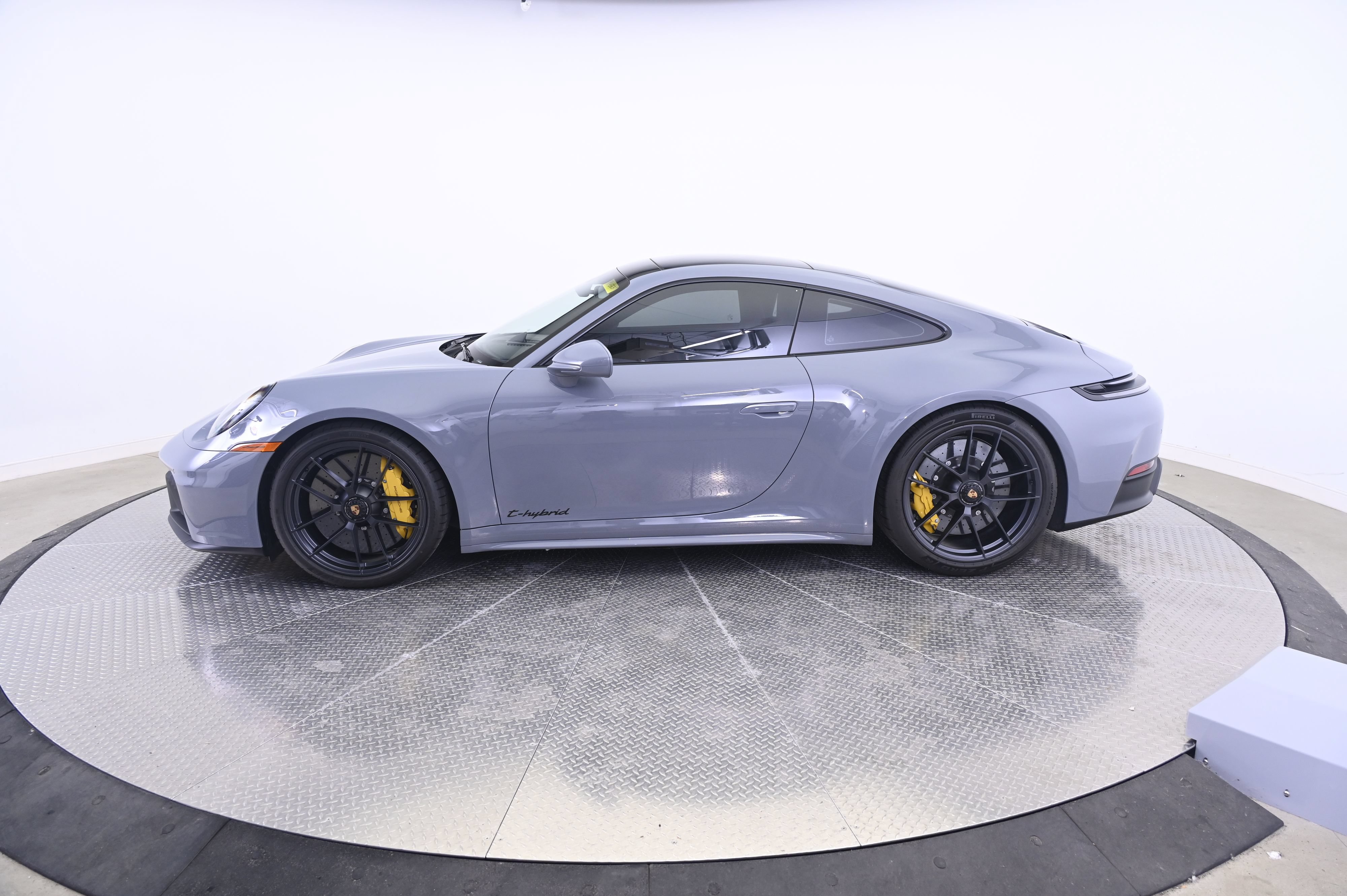 Certified 2026 Porsche 911 Carrera GTS RWD image 2