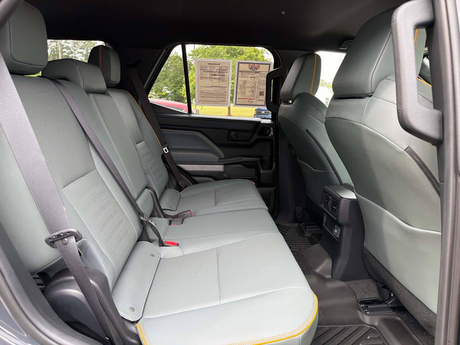 Used 2025 Toyota 4Runner Trailhunter AWD/4WD image 10