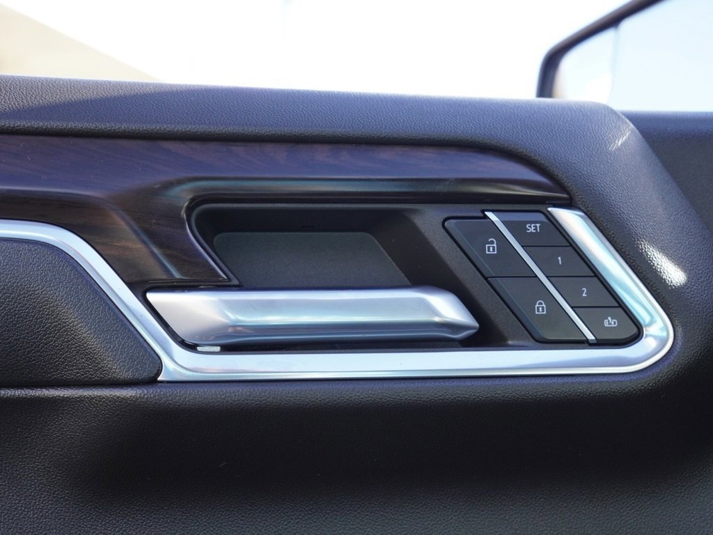 Used 2024 GMC Sierra 1500 SLT image 8