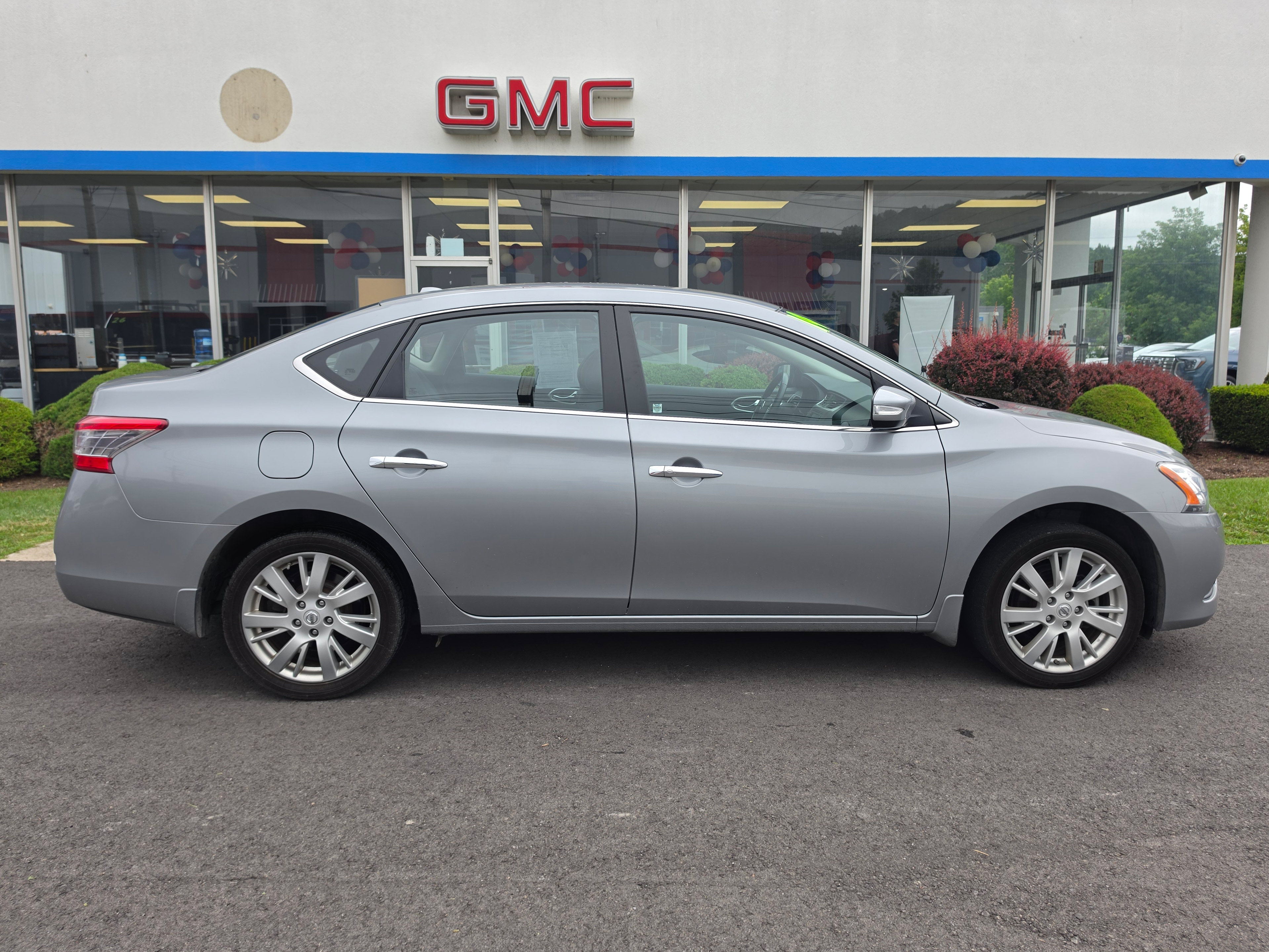 Used 2014 Nissan Sentra SL w/ Leather Package FWD image 2
