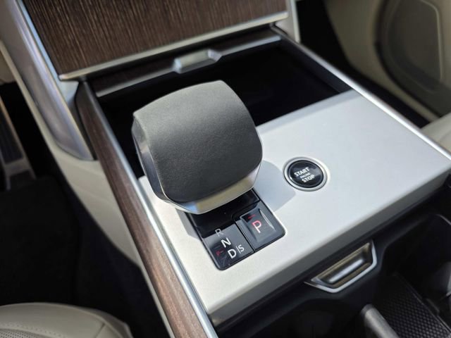 Used 2024 Land Rover Range Rover SE AWD/4WD image 12