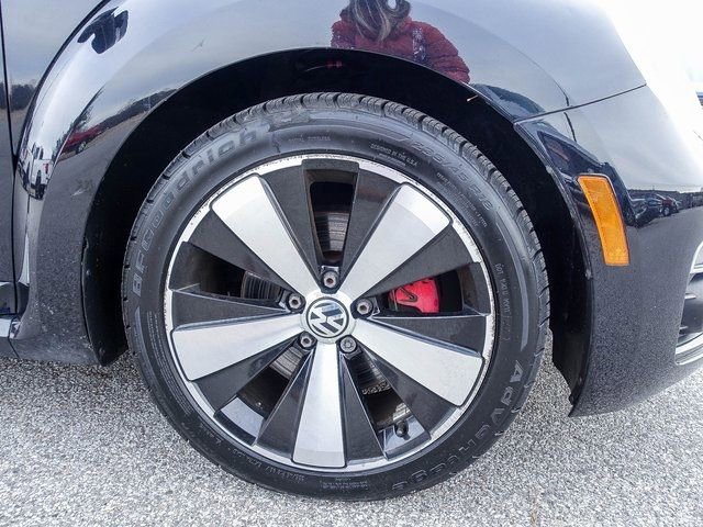Used 2013 Volkswagen Beetle 2.0T image 9