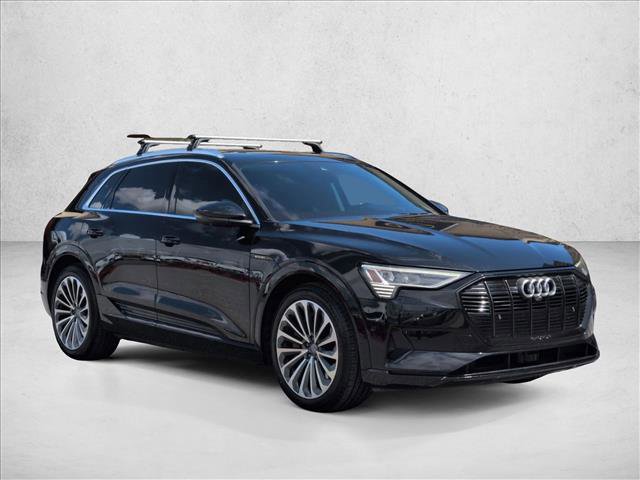 Used 2019 Audi e-tron Prestige w/ Prestige Package AWD/4WD image 3