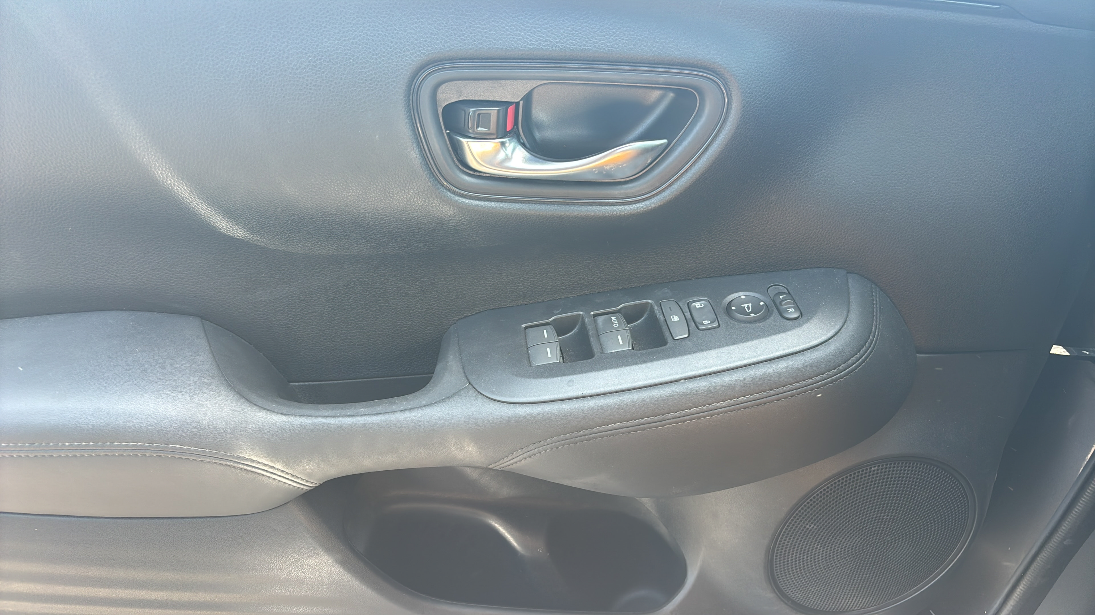 Certified 2024 Honda HR-V LX image 17