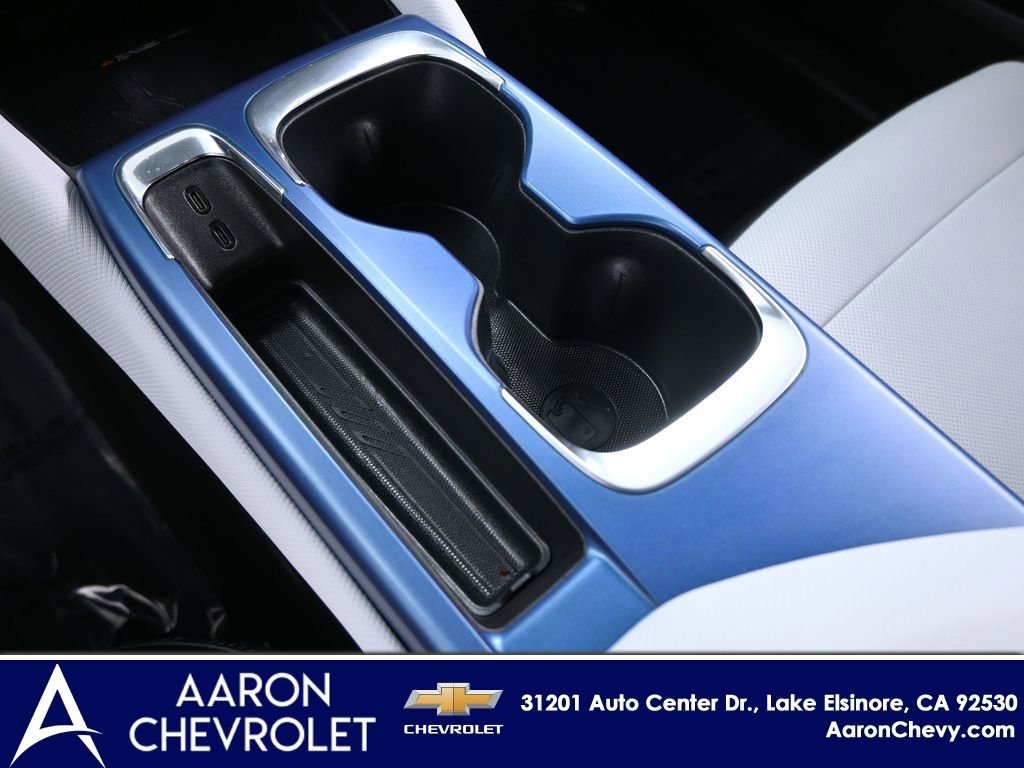 New 2025 Chevrolet Equinox EV LT w/ Convenience Package image 17