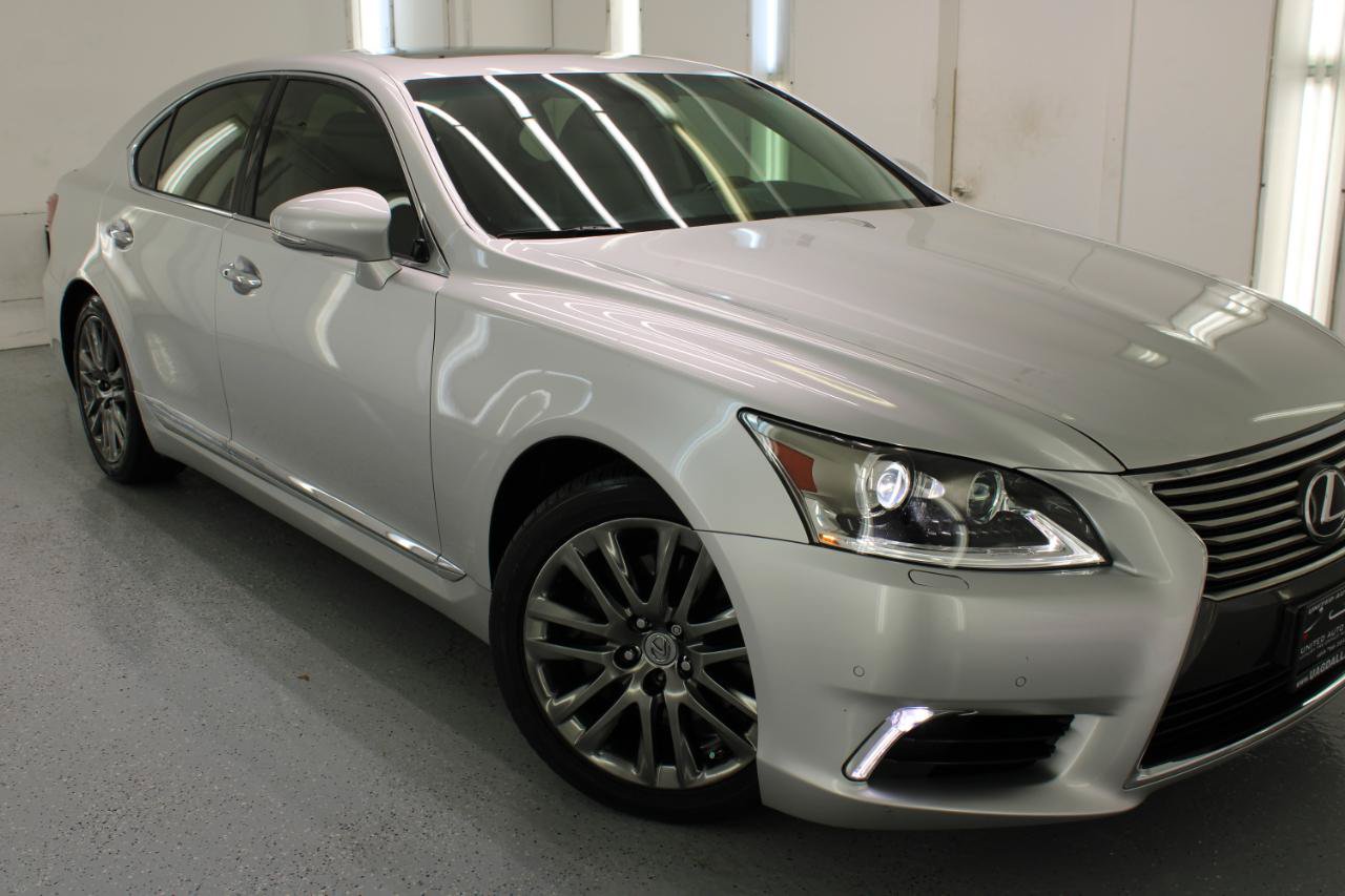 Used 2016 Lexus LS 460 w/ Comfort Package RWD image 16