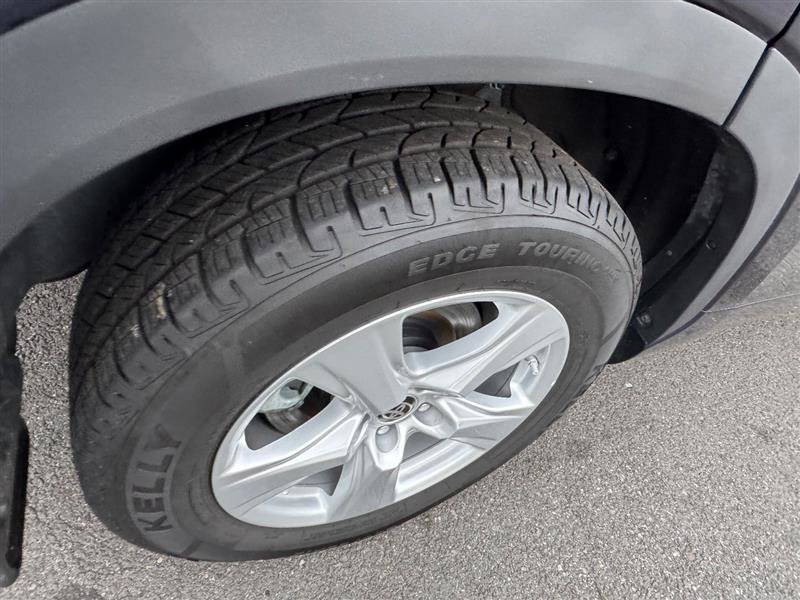 Used 2024 Toyota Highlander LE image 29