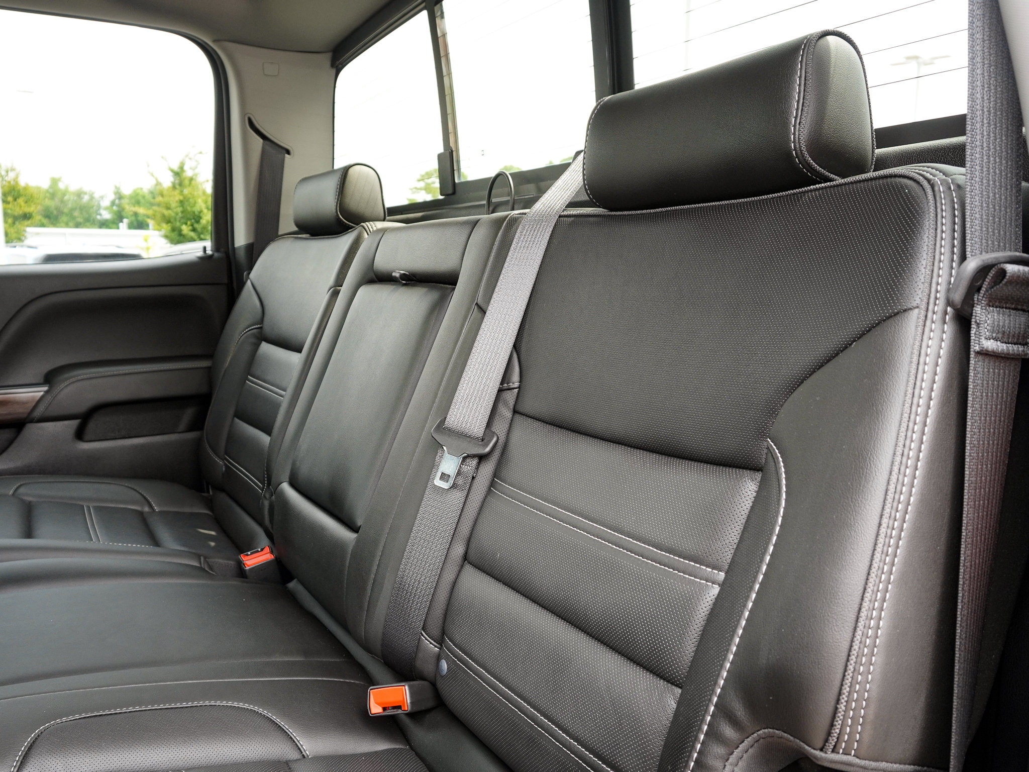 Used 2019 GMC Sierra 2500 Denali w/ Duramax Plus Package AWD/4WD image 34