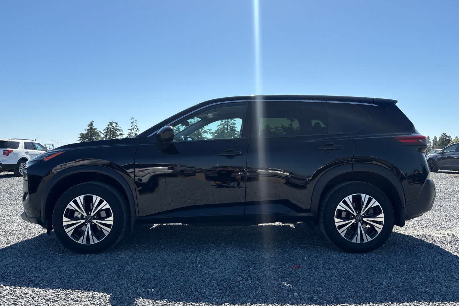 Certified 2023 Nissan Rogue SV FWD image 6