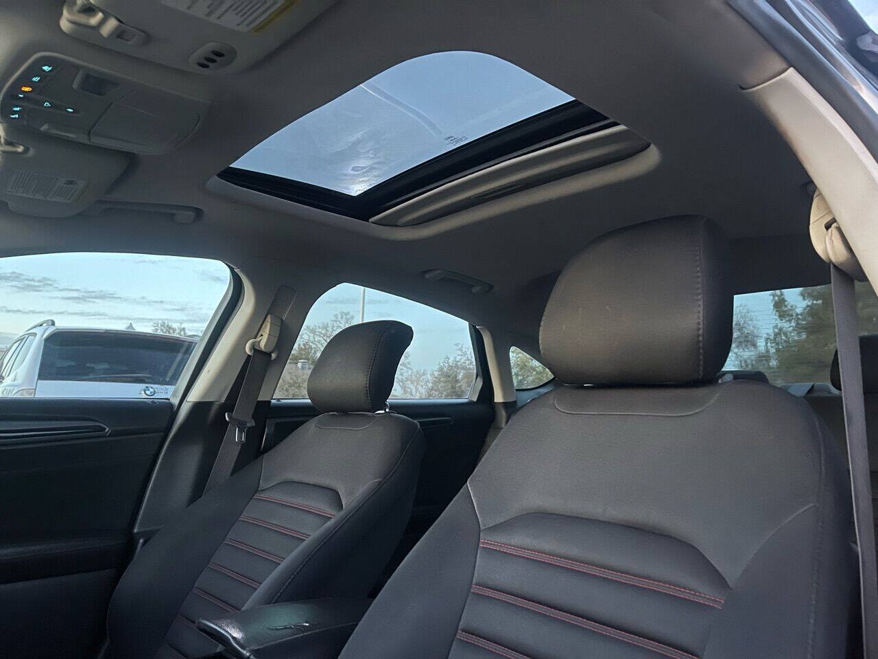 Used 2014 Ford Fusion SE FWD image 18