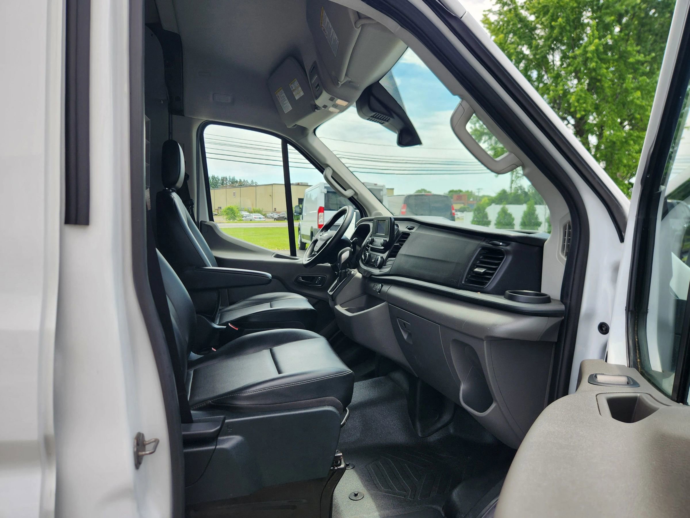 Used 2023 Ford Transit 250 Medium Roof AWD w/ Load Area Protection Package image 32