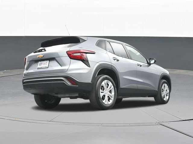 Used 2024 Chevrolet Trax LS FWD image 46