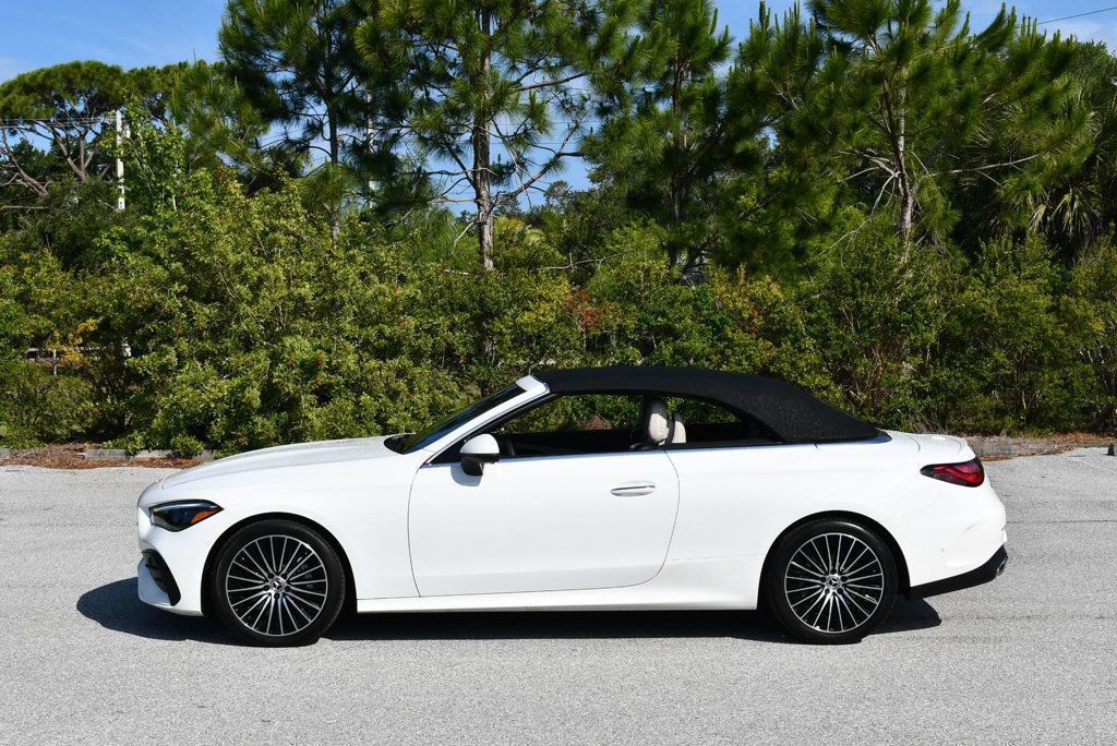 Used 2024 Mercedes-Benz CLE 450 4MATIC Cabriolet image 33