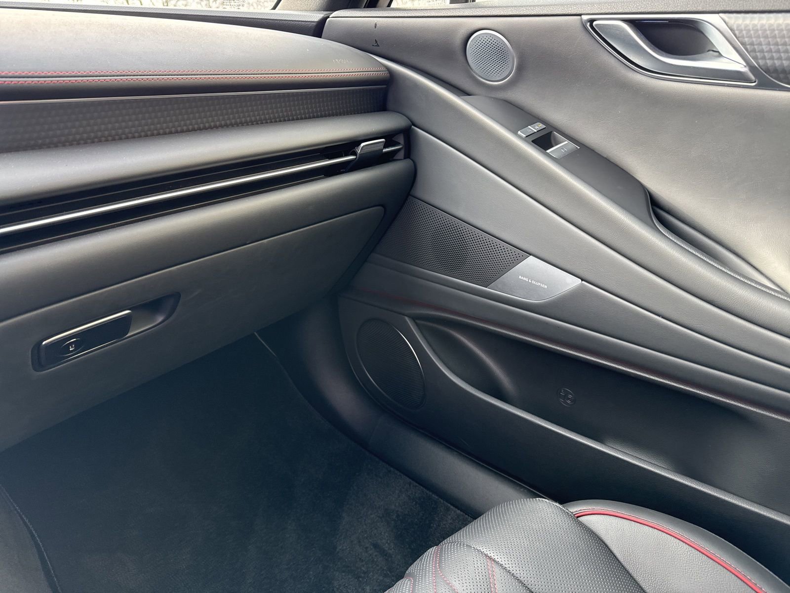 Used 2025 Genesis G80 3.5T Sport image 30