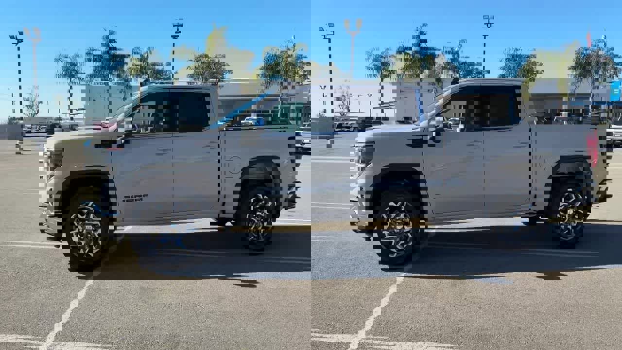 New 2026 GMC Sierra 1500 SLE w/ LPO, Black Badging Package image 2