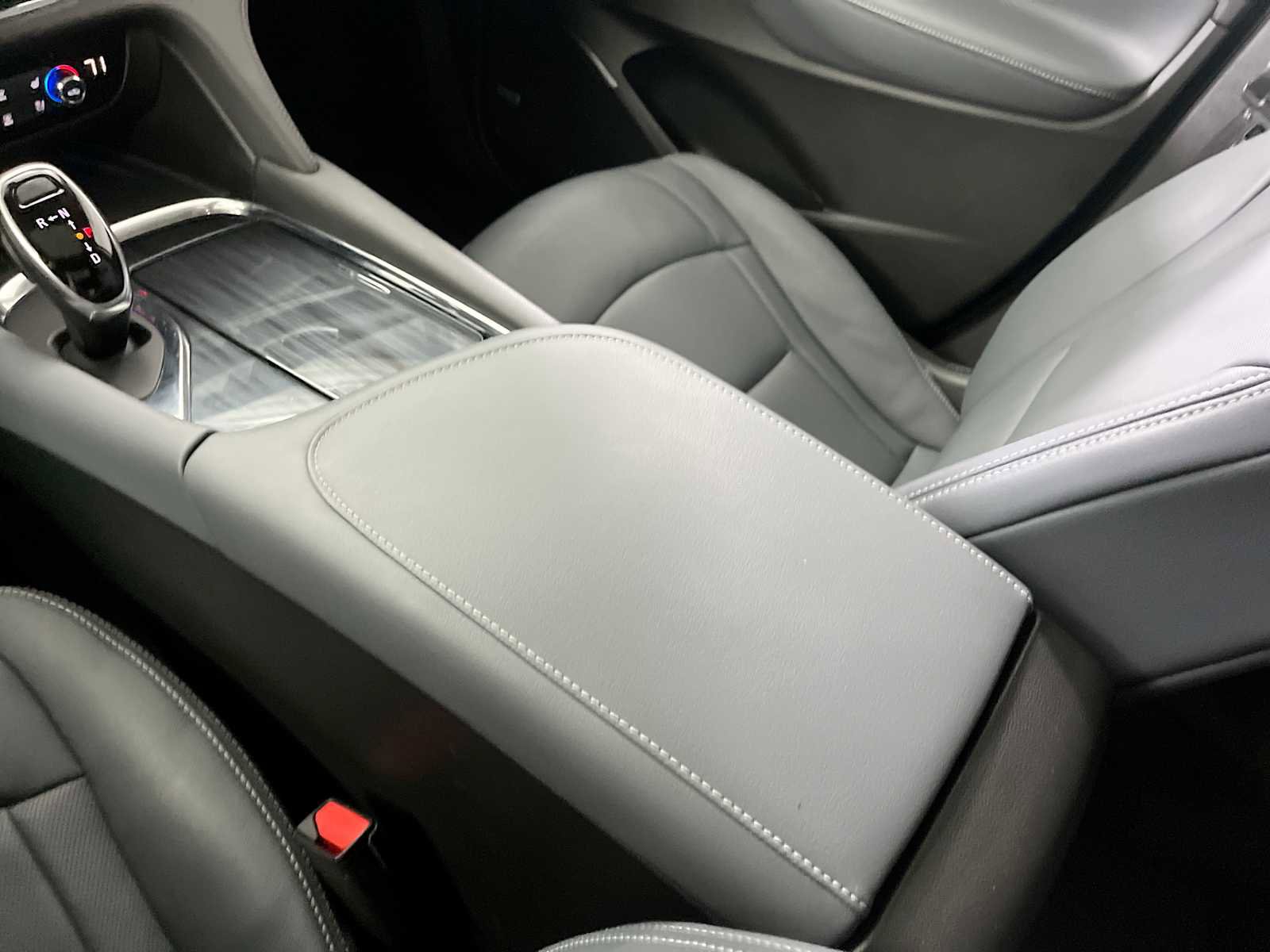 Used 2020 Buick Enclave Premium w/ Sun and Sites Package image 29