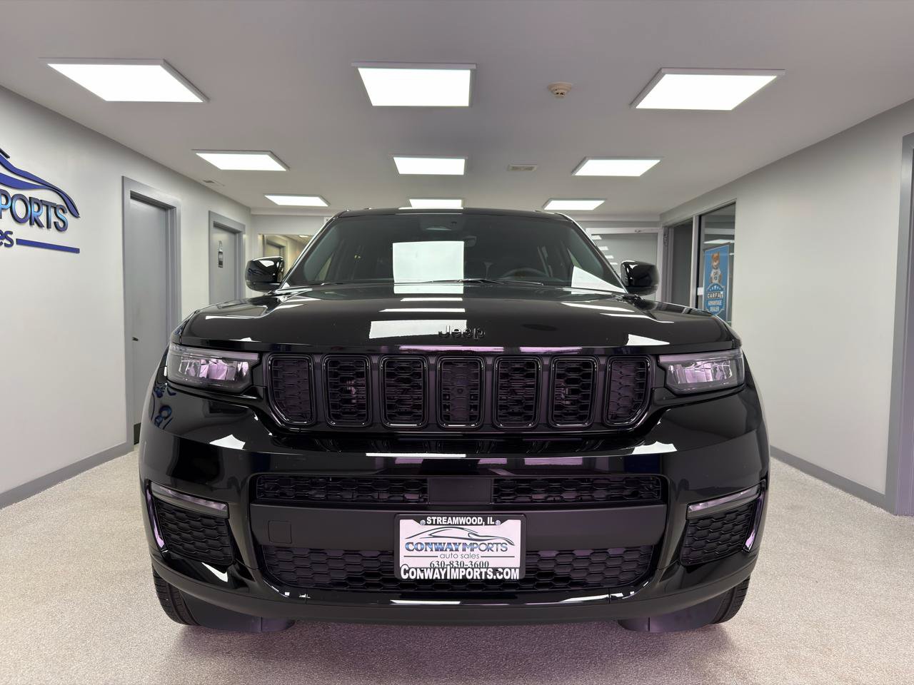 Used 2025 Jeep Grand Cherokee L Limited w/ Black Appearance Package AWD/4WD image 6
