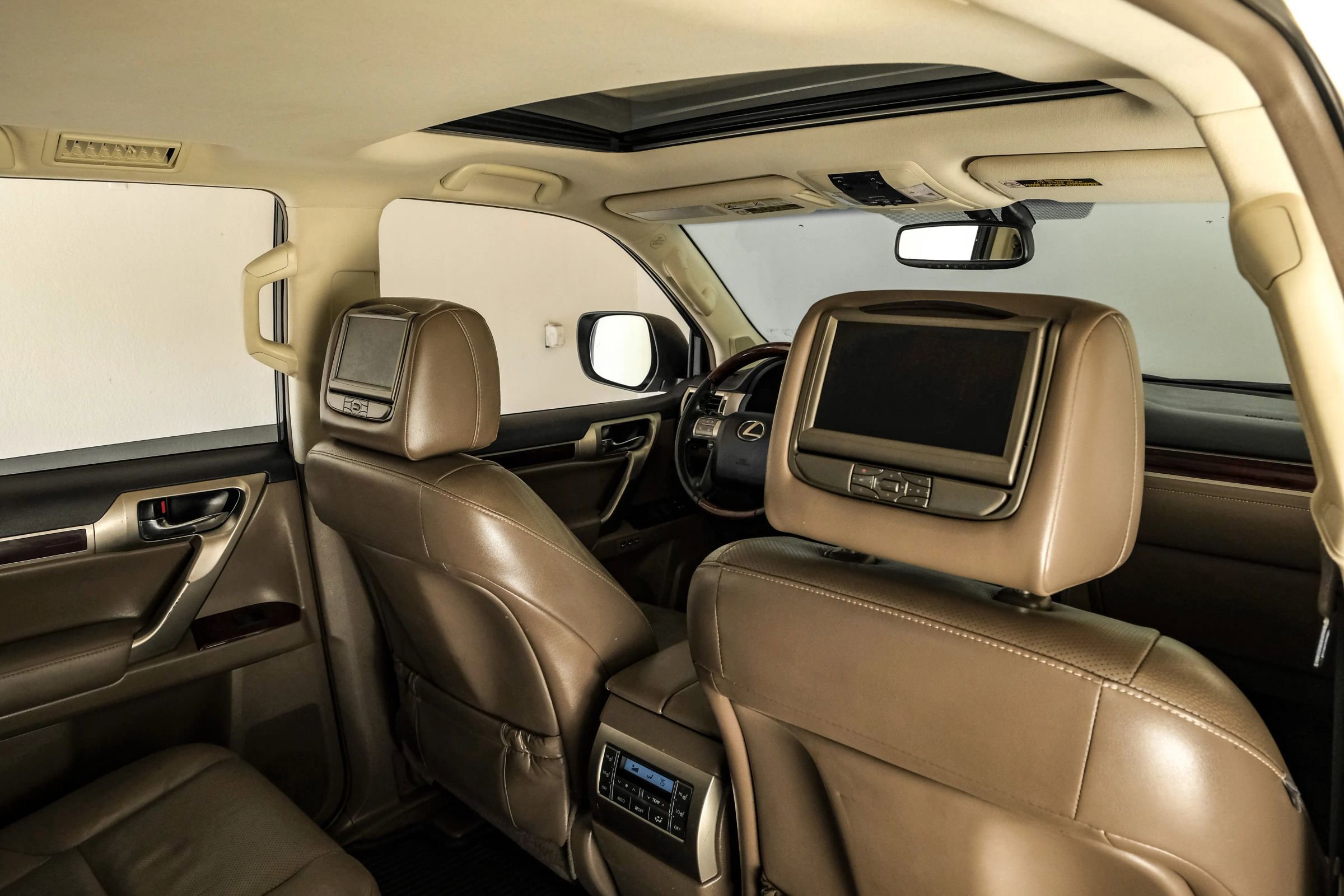 Used 2017 Lexus GX 460 image 40