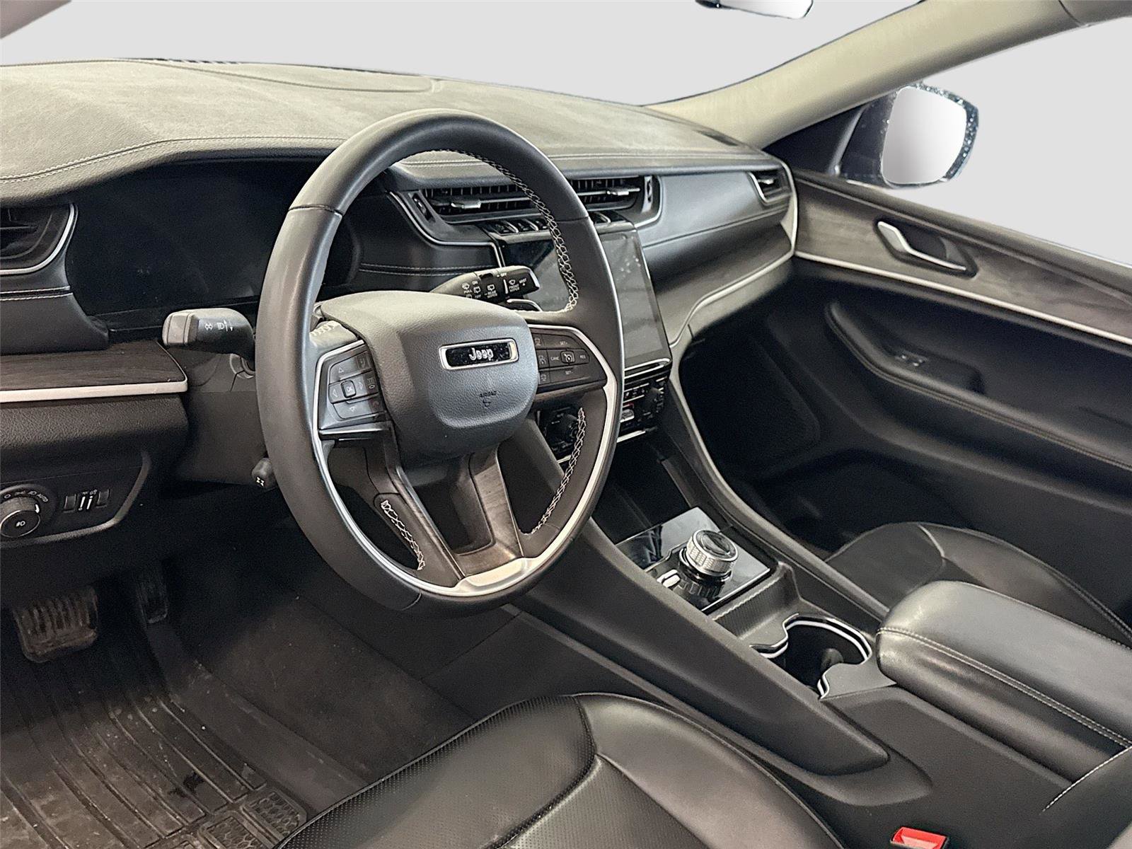 Used 2024 Jeep Grand Cherokee L Limited w/ Luxury Tech Group II image 7