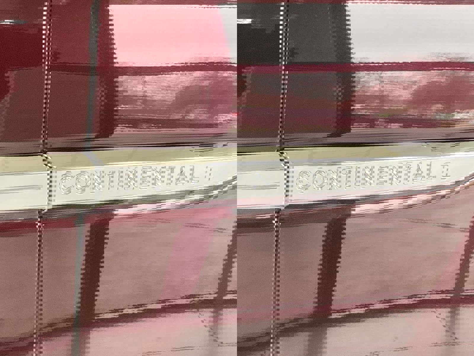 Used 2017 Lincoln Continental Reserve w/ Technology Package image 11