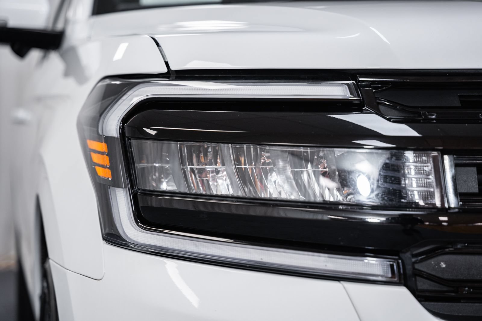 Certified 2024 Ford Expedition Limited AWD/4WD image 13