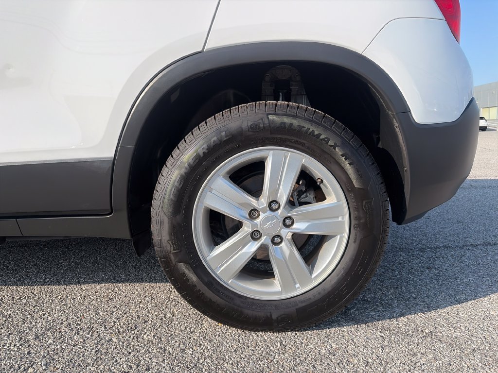 Used 2015 Chevrolet Trax LT w/ LT Plus Package AWD/4WD image 37