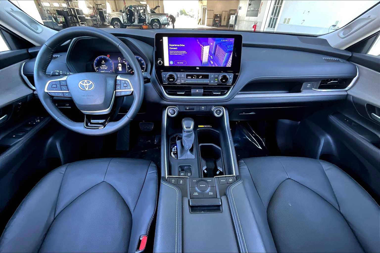 Used 2024 Toyota Grand Highlander Limited image 13