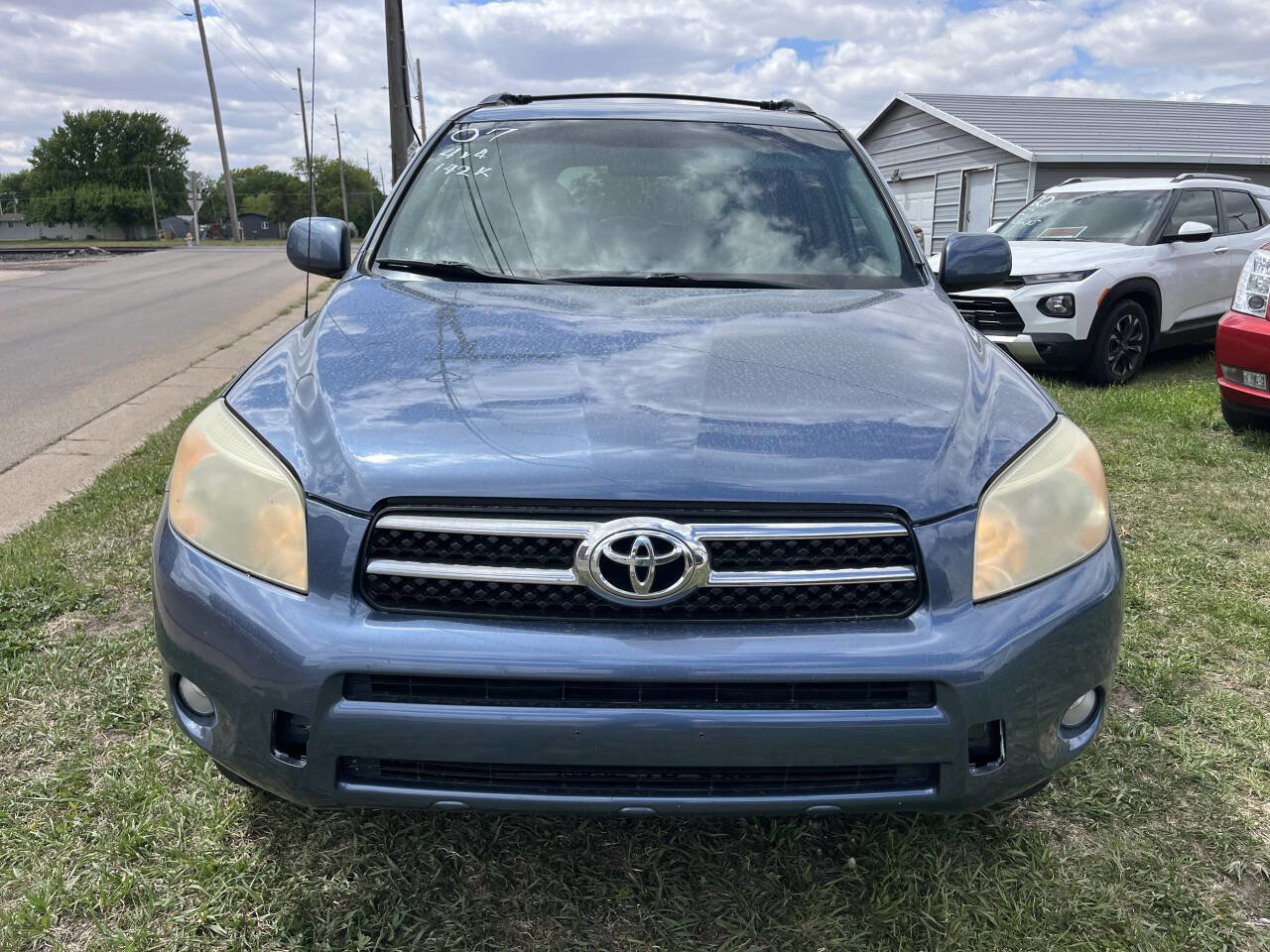 Used 2007 Toyota RAV4 Limited AWD/4WD image 2