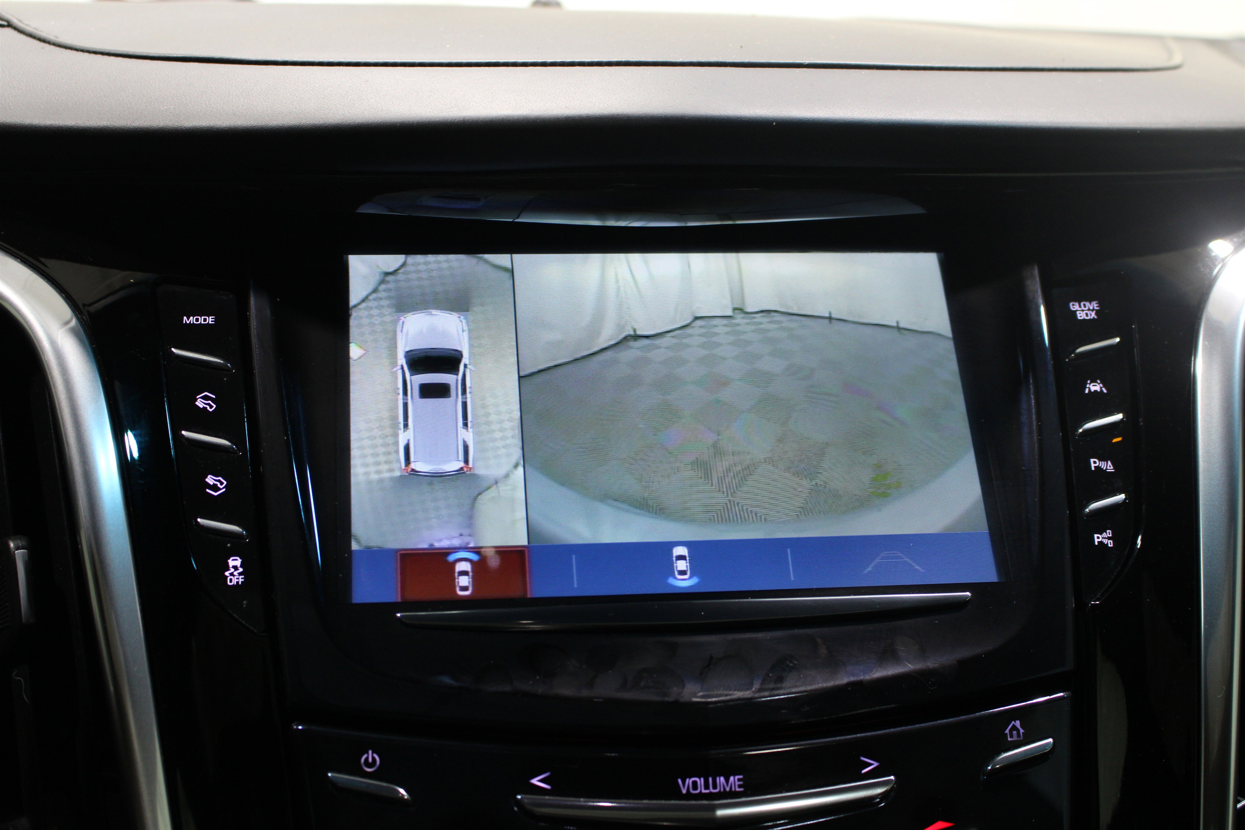 Used 2019 Cadillac Escalade ESV Platinum image 17