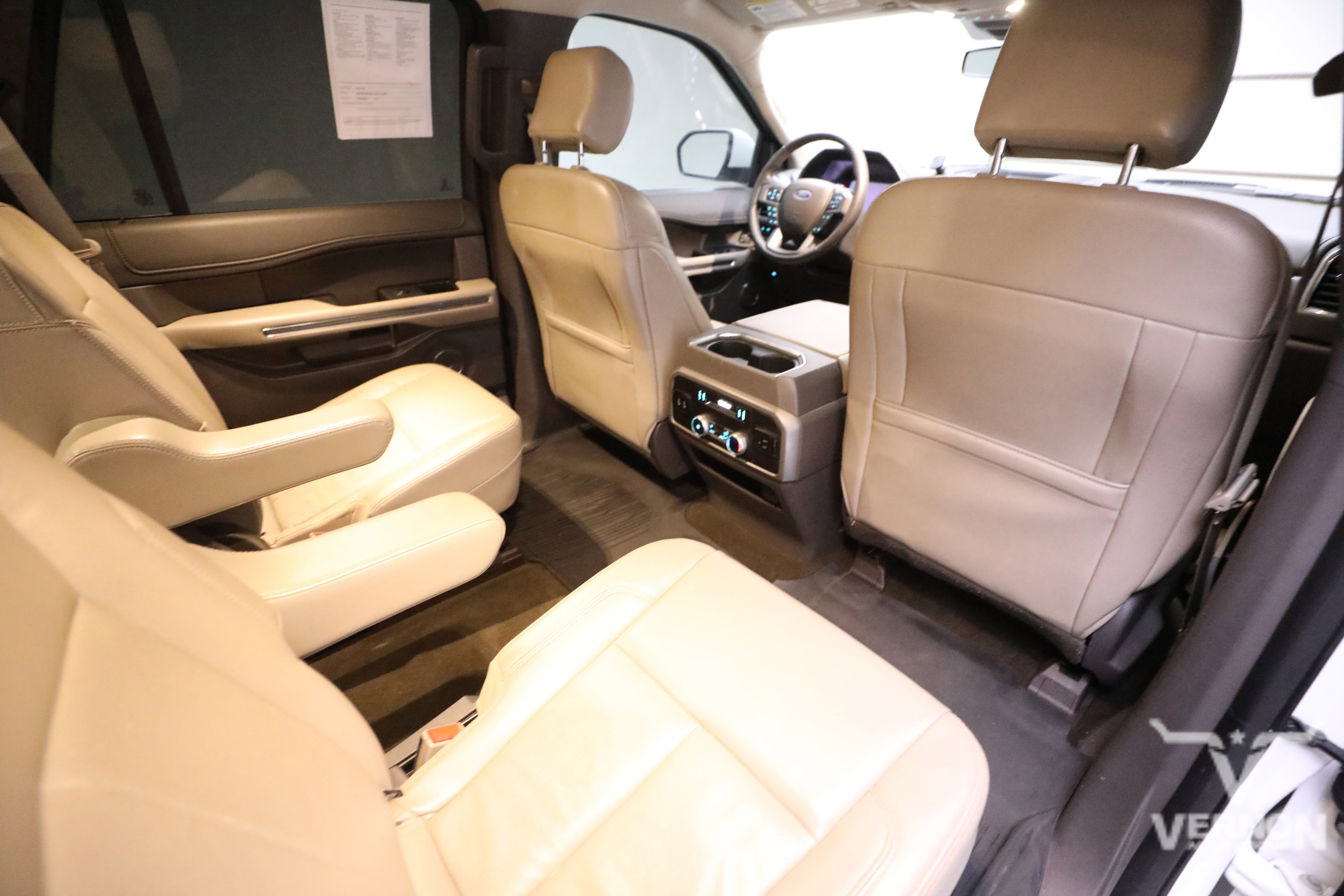 Used 2020 Ford Expedition XLT w/ Equipment Group 202A image 12