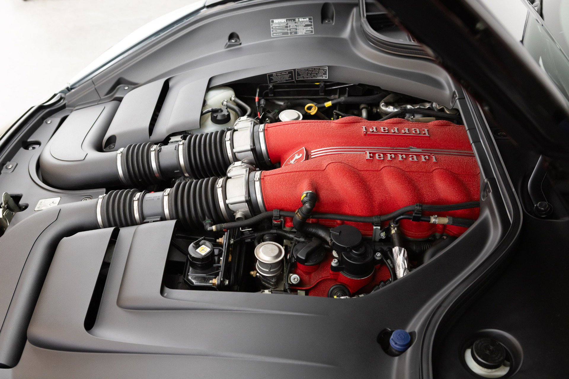 Used 2010 Ferrari California image 93