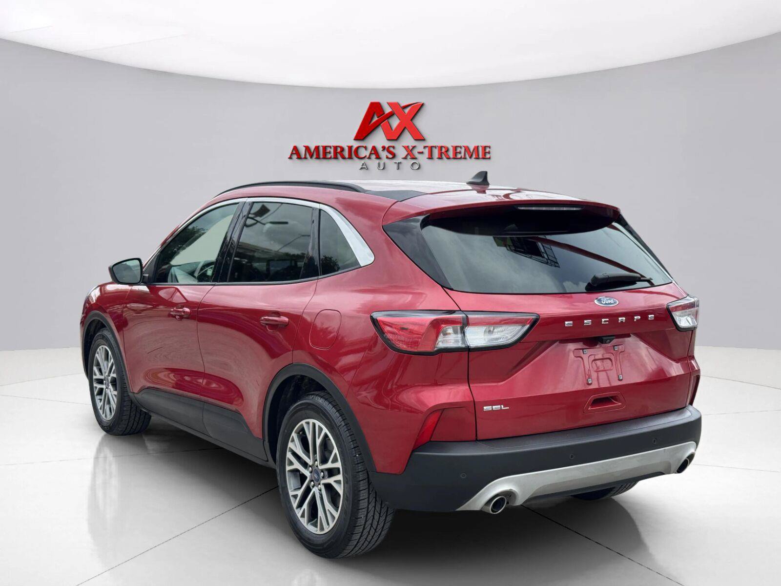 Used 2021 Ford Escape SEL FWD image 4