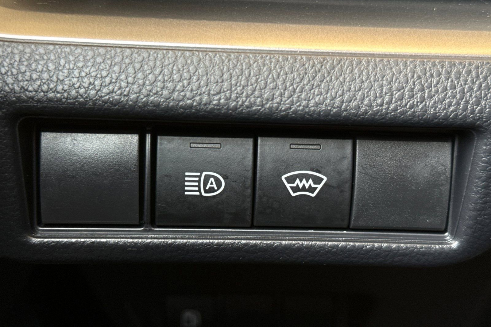 Used 2023 Toyota Prius LE image 30