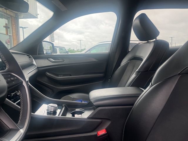 Used 2024 Jeep Grand Cherokee L Altitude
