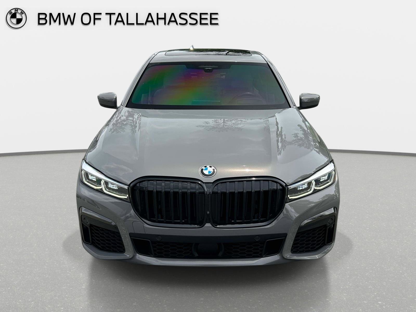 Used 2021 BMW 740i w/ M Sport Package RWD image 2