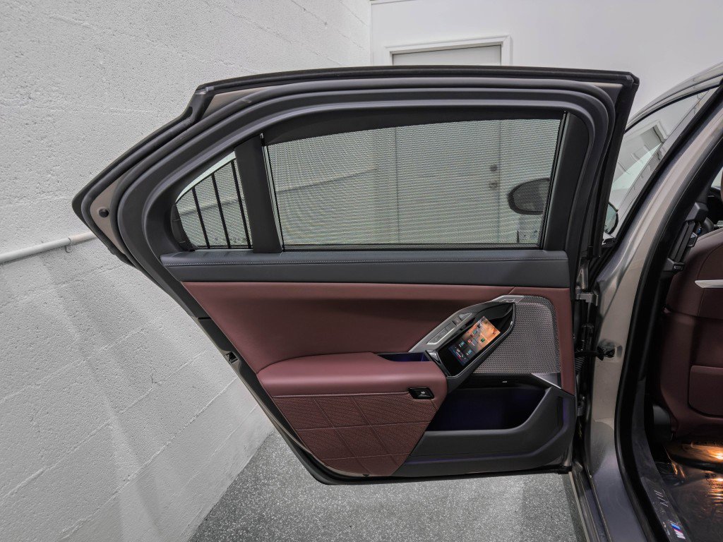 Used 2025 BMW 760i xDrive w/ Executive Package AWD/4WD image 15