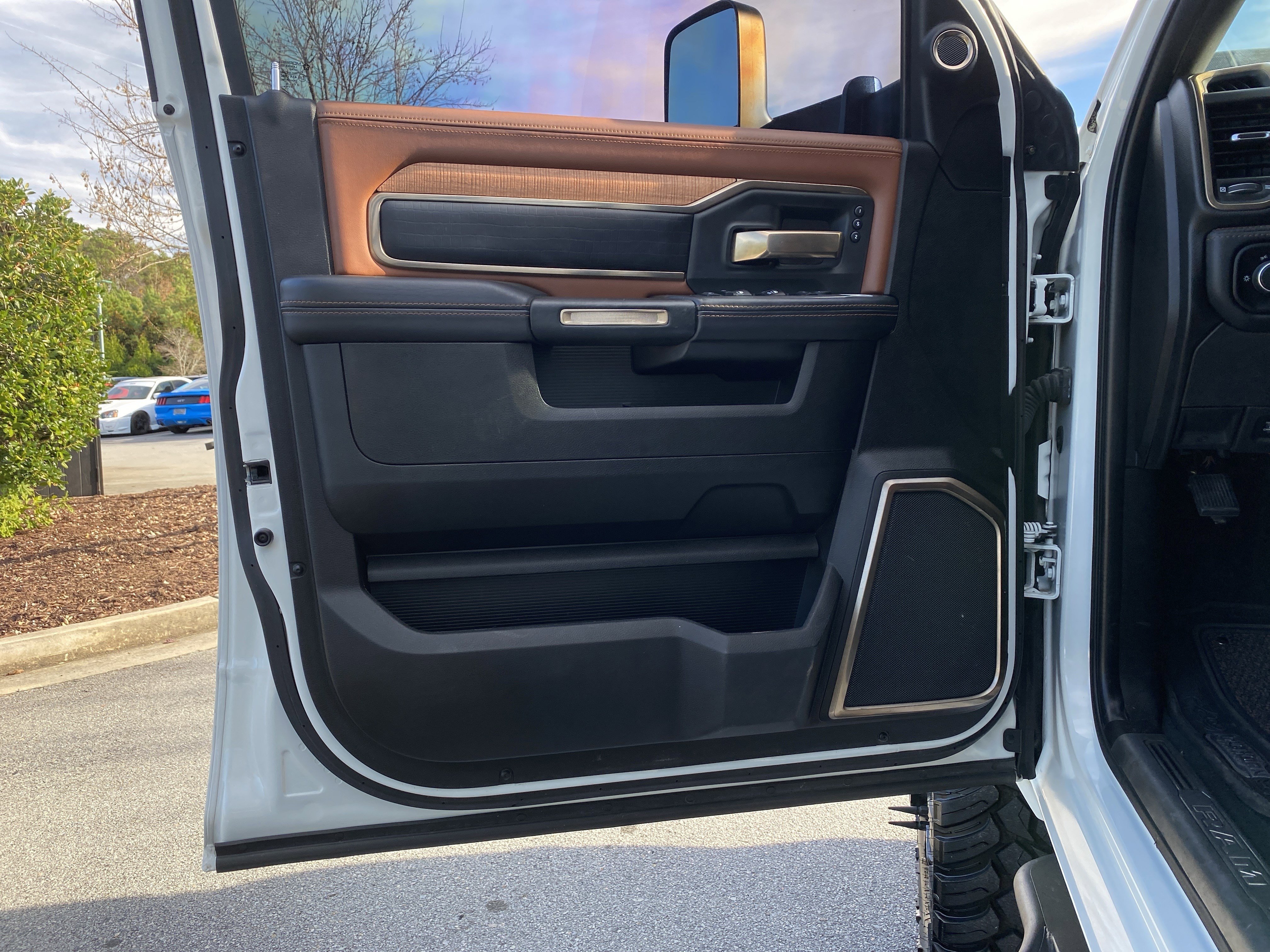 Used 2022 RAM 3500 Limited w/ Max Tow Package image 24