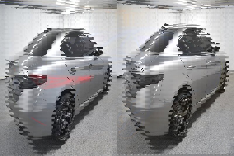 Used 2019 Alfa Romeo Giulia Ti image 7