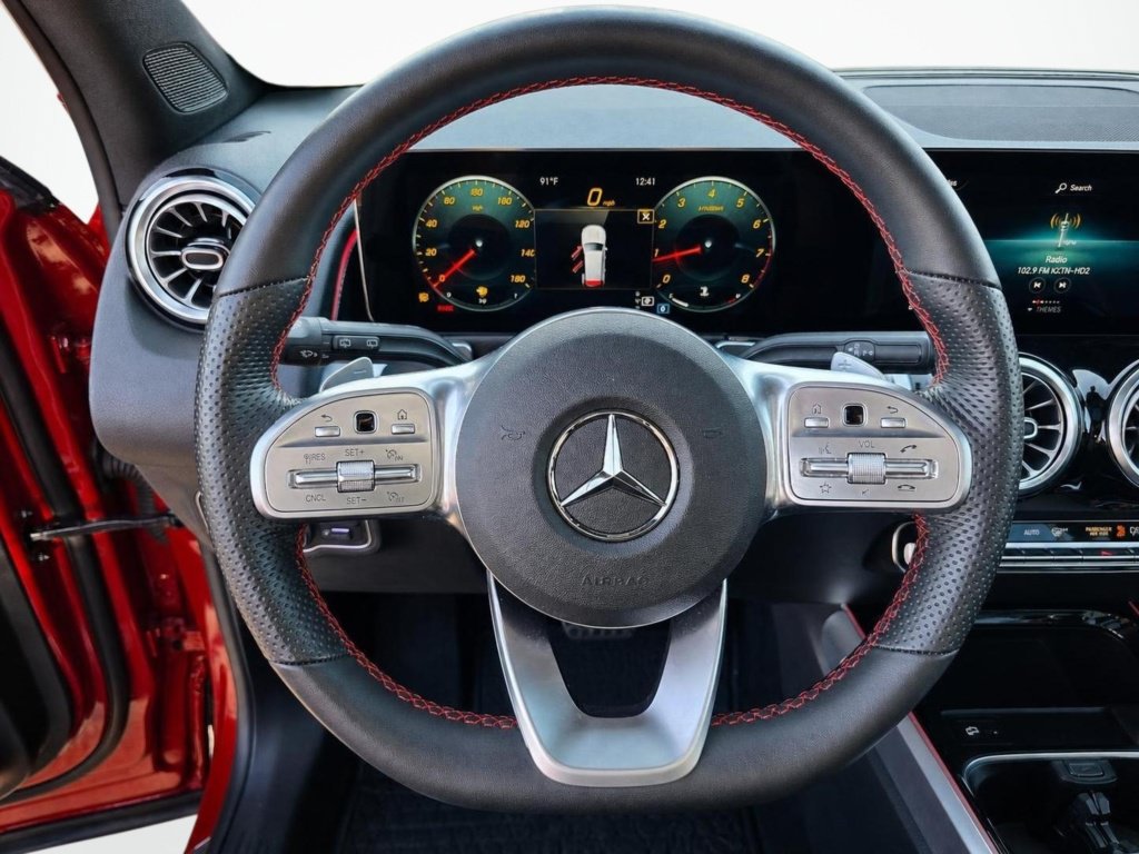 Used 2022 Mercedes-Benz GLB 250 4MATIC image 13