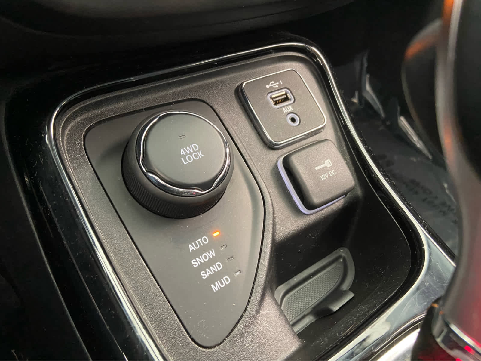 Used 2020 Jeep Compass Limited image 33