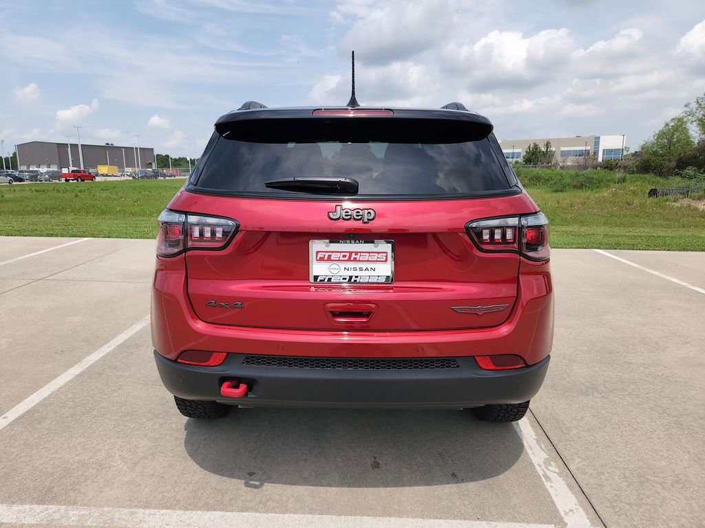 Used 2025 Jeep Compass Trailhawk AWD/4WD image 6