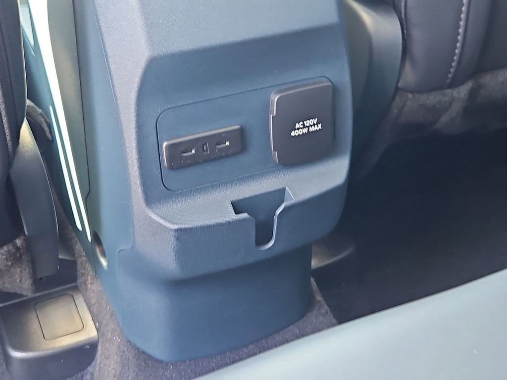 New 2025 Ford Maverick Lariat w/ Black Appearance Package image 25