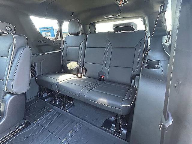 New 2025 Chevrolet Suburban Premier image 37