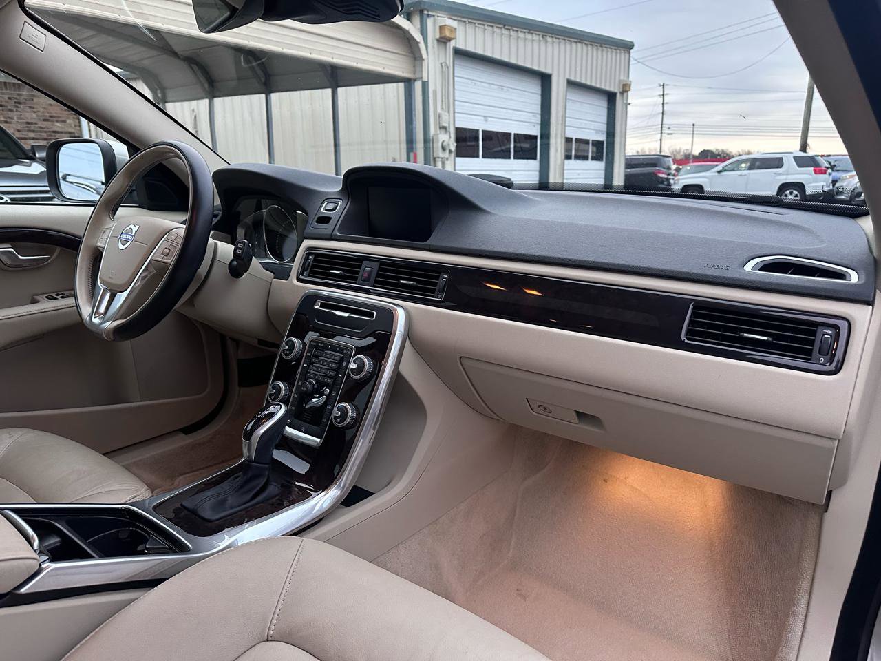 Used 2016 Volvo XC70 T5 Premier image 18