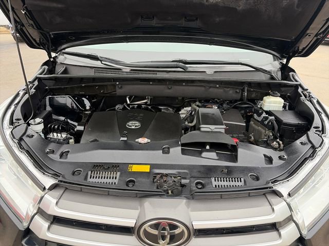 Used 2018 Toyota Highlander XLE w/ Protection Package #3 AWD/4WD image 51