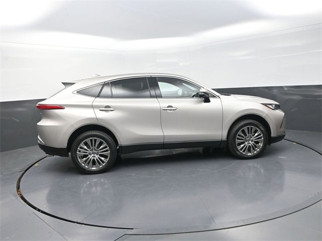 Used 2023 Toyota Venza Limited image 8