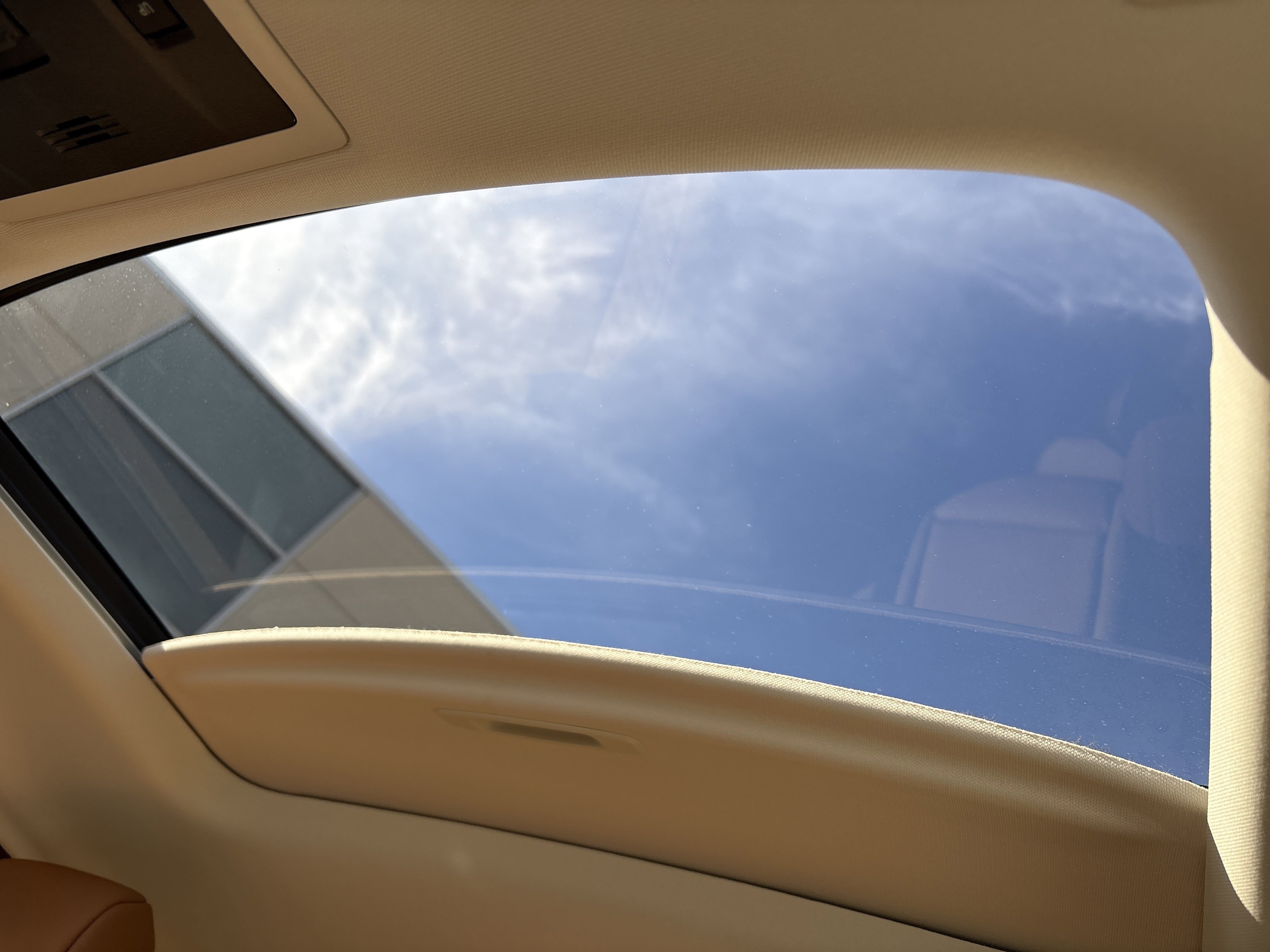 Used 2022 Lexus UX 250h w/ Premium Package image 27