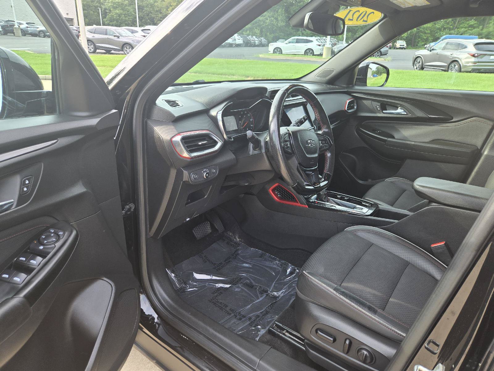 Used 2021 Chevrolet TrailBlazer RS w/ Convenience Package FWD image 11
