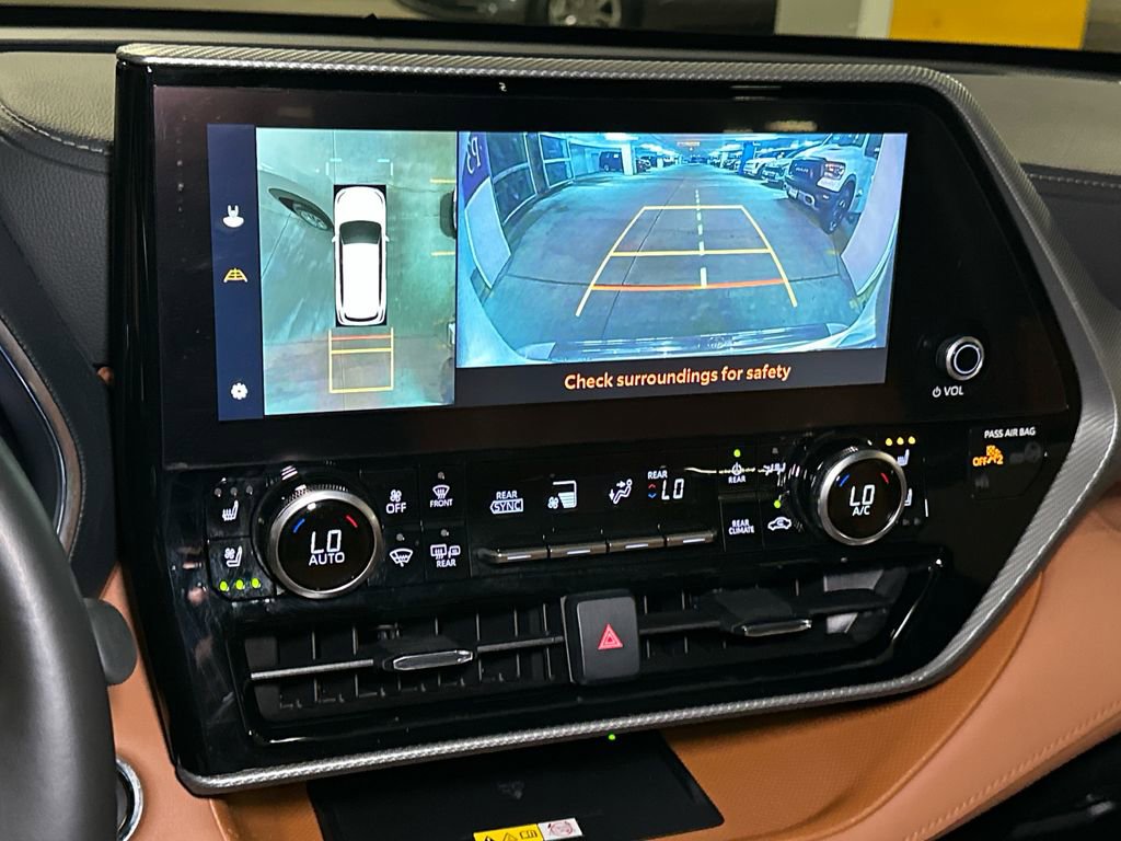 Used 2023 Toyota Highlander Platinum FWD image 24